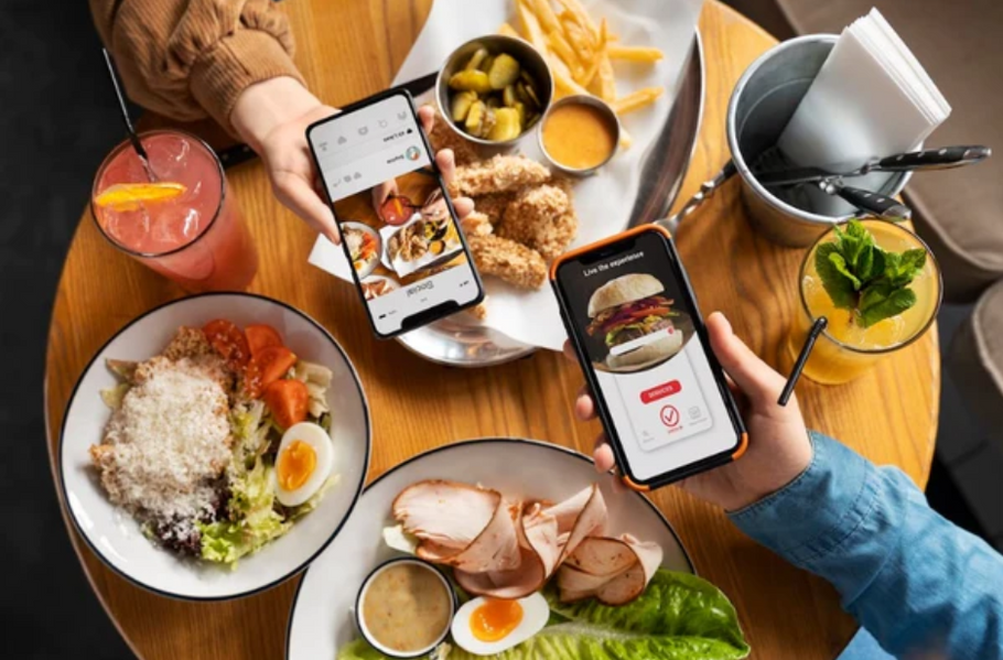 Keto Meal Delivery Services vs. Cooking at Home: Pros and Cons