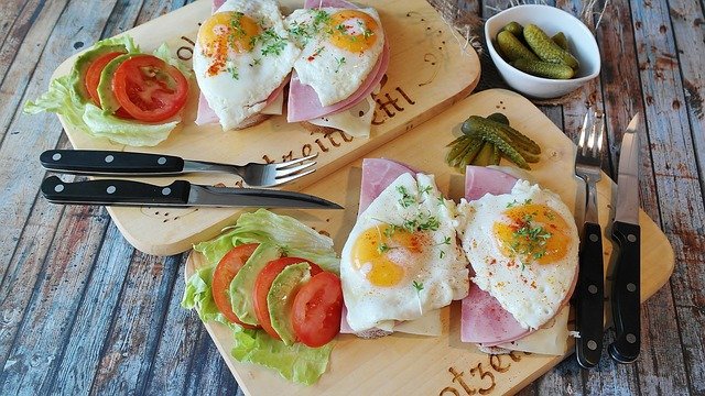 How Meal Delivery Services Help Stick with Keto Diet