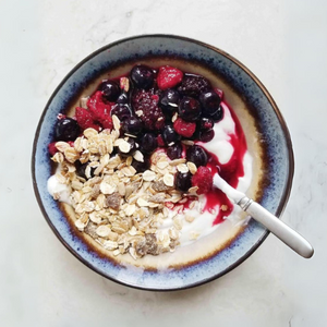 Berry and Yogurt Bowl with Toasted Almonds (Breakfast) (Organic)
