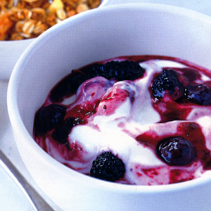 Berry and Yogurt Bowl (Breakfast) (Gluten-free)