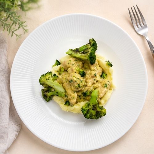 Creamy Garlic Chicken, Charred Broccoli and Potato Mash (Gluten free)