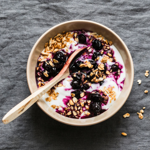 Berry and Yogurt Bowl with Toasted Almonds (Breakfast) 200g